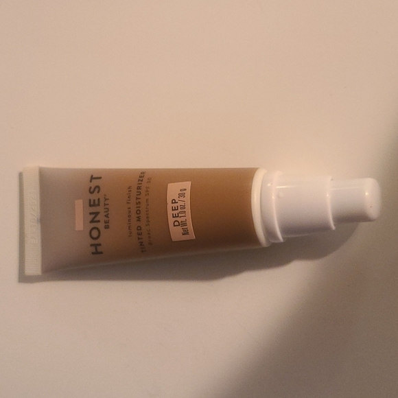 Honest Beauty - Picture 2 of 4